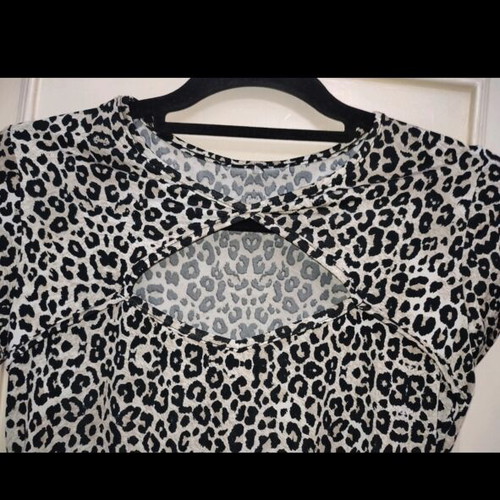 T-shirt with leopard print and chest cut-out, like new, one size