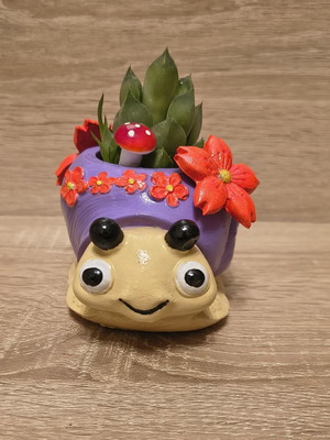 Handmade decorative snail for indoor and outdoor use