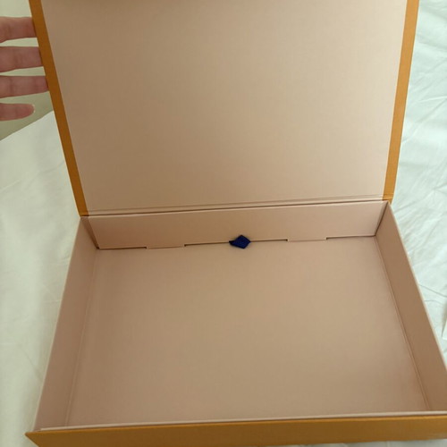 Louis Vuitton empty box new, 31x21.5 cm