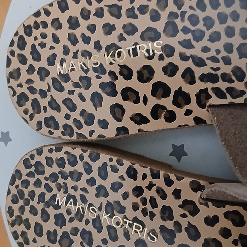 Makis Kotris flat leather sandals size 38 like new, beige