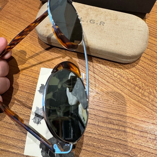 L.g.r Togo sunglasses like new, nickel with tortoise shell and mirror lens