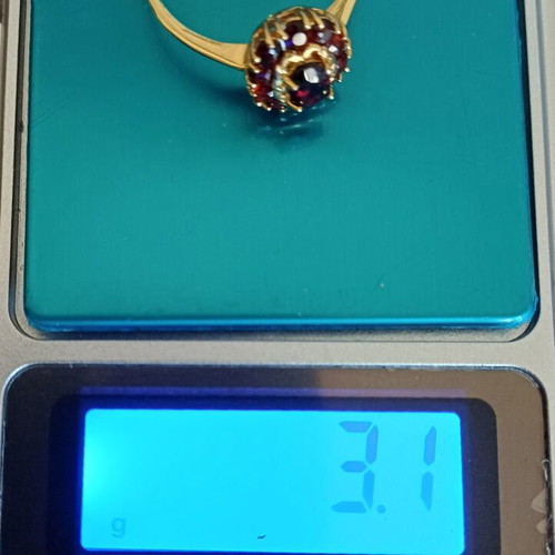 Vintage 18K Gold Rosette Ring with Garnet, Size 19
