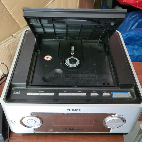 Philips MCD149 DVD Micro Hi-Fi 2.1 used with subwoofer USB FM AUX