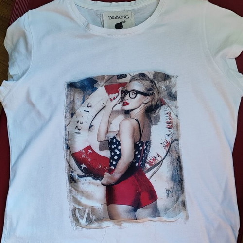 Bigbong white women's T-shirt M with pin-up print like new