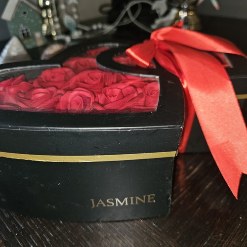 Heart-Shaped Box with Roses used from Jasmine Flowers