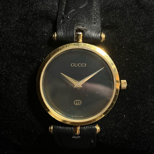 Gucci G-Timeless 30mm quartz watch like new, black and gold