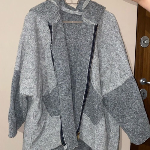 Cardigan used in excellent condition, baggy, thick wool, gray, size L