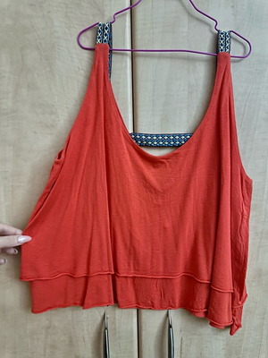 Women's t-shirt like new, coral with back design