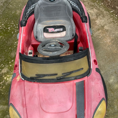 Kids electric ride-on car used, pink Mini Style