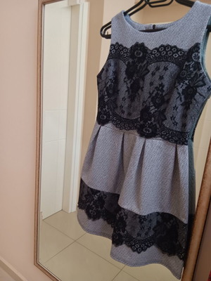 Winter gray dress size M with black lace, like new, 50s style