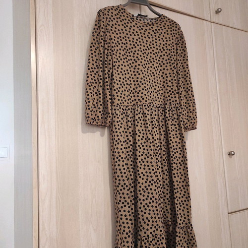 Polka Dot Dress with Ruffles used, size M
