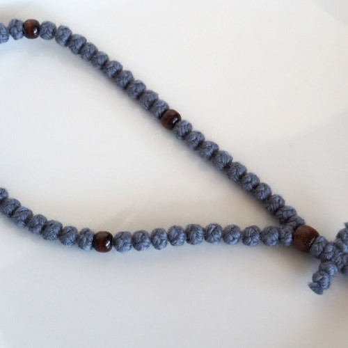 Woolen pocket komboskini with 50 knots and wooden beads, new