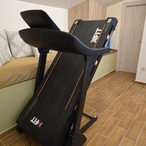 X-FIT Legend 3HP Treadmill like new, electric foldable
