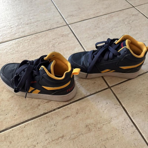 Reebok kids sneakers size 30