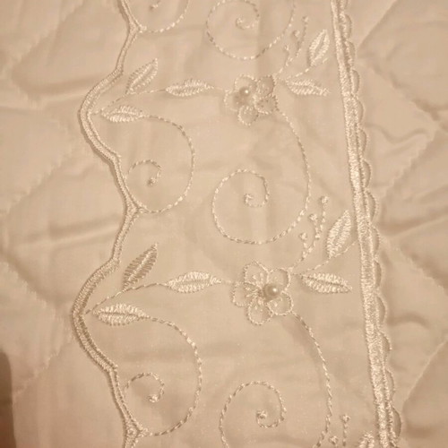 Bridal quilt new with carrying case, 240x270 cm