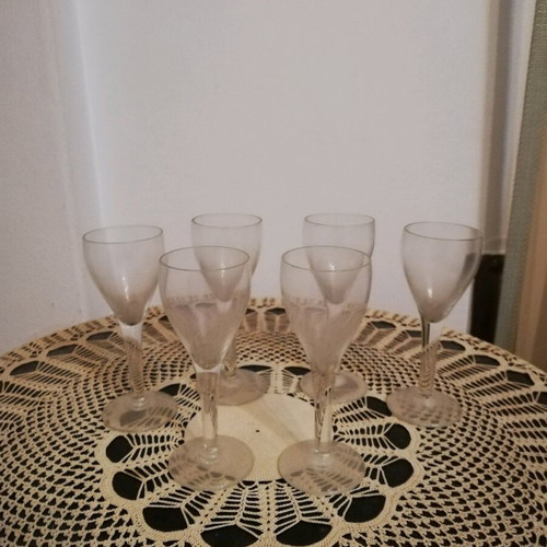 Liqueur glasses like new, set of 6