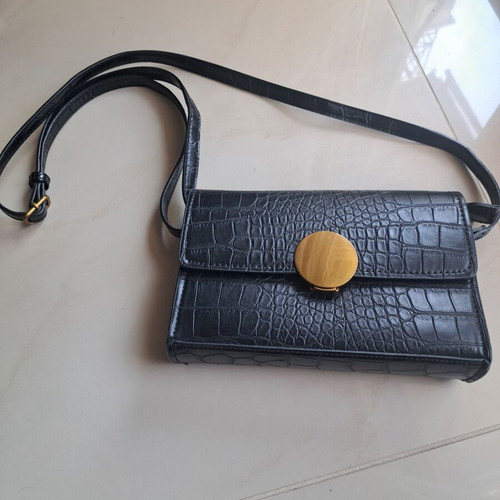 Tamaris crossbody bag like new, black croco texture