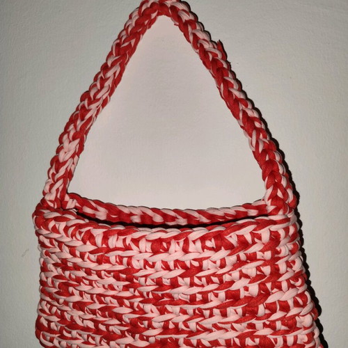 Crochet shoulder bag made of mako yarn pink-red new