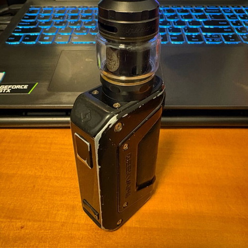 Geek Vape L200 and Zeus Sub-Ohm kit used with extra 4.5ml glass