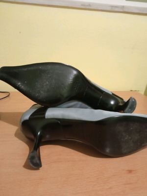 Prada pumps with black leather toe and heel, satin ciel, 8cm heel height like new