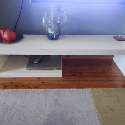 Coffee table and TV furniture used, white glossy lacquer
