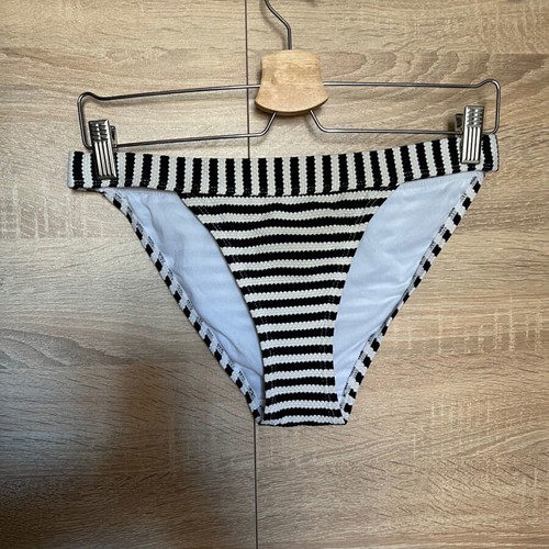 Swimsuit set of 3 pieces with Medium and Large sizes