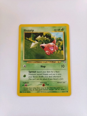 Hoppip Pokemon Card Neo Genesis 61/111 used in excellent condition