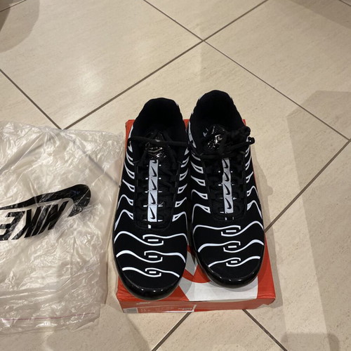 Nike Tn men's shoes black/white new size 45