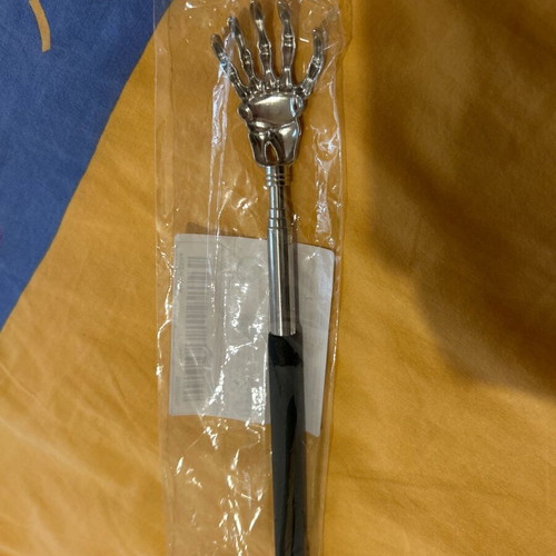 Adjustable Stainless Steel Back Scratcher new with Extendable Claw