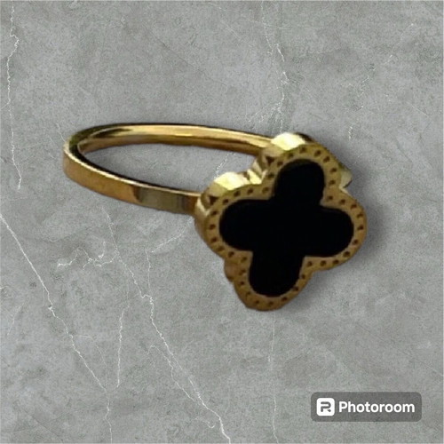 Van Cleef ring used, collectible and authentic