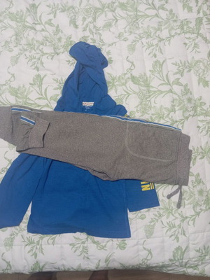 Boys' outfit set size 5 years like new, blue and grey