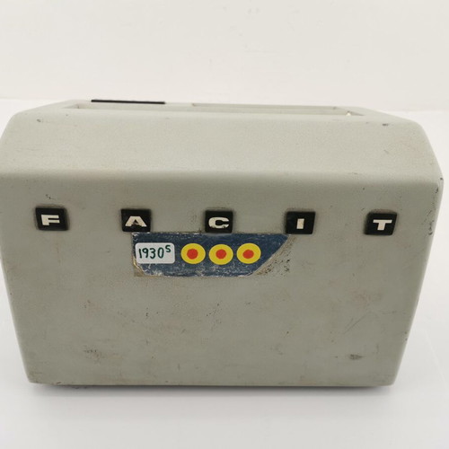 Facit AB old calculator used, functional