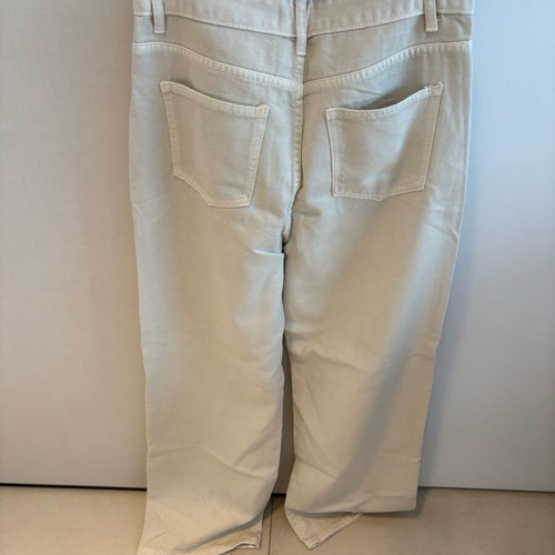 Ivory jeans new, available in medium and large