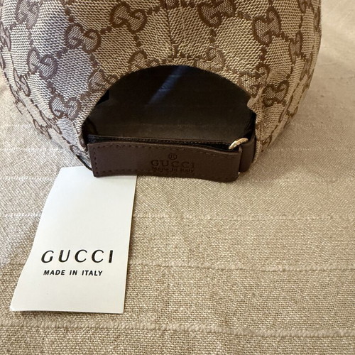 Gucci hat new, one size