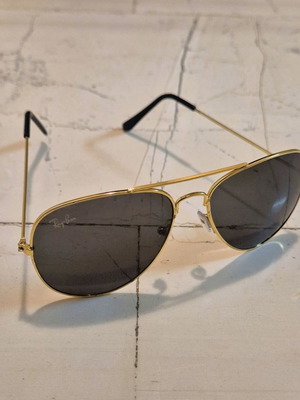 Ray Ban Aviator sunglasses used, black and gold
