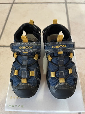 Geox children's sandals used, navy blue with yellow details, size 27