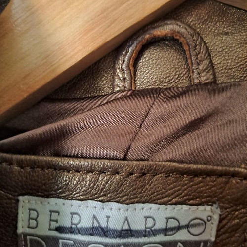 Leather jacket like new, gold bronze, size M