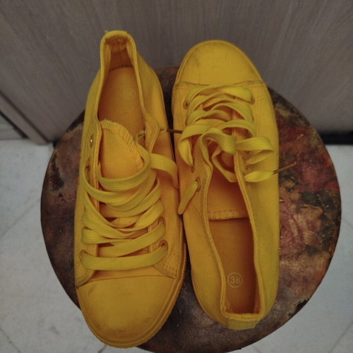 Denim yellow sneakers used, size 38