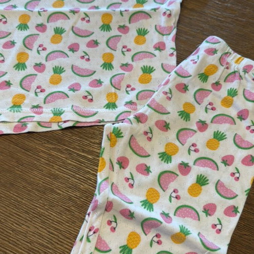 Girls' pajamas like new