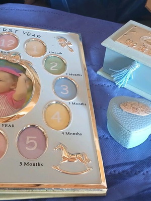 Children's album set like new with keepsake and jewelry boxes, 3 pieces