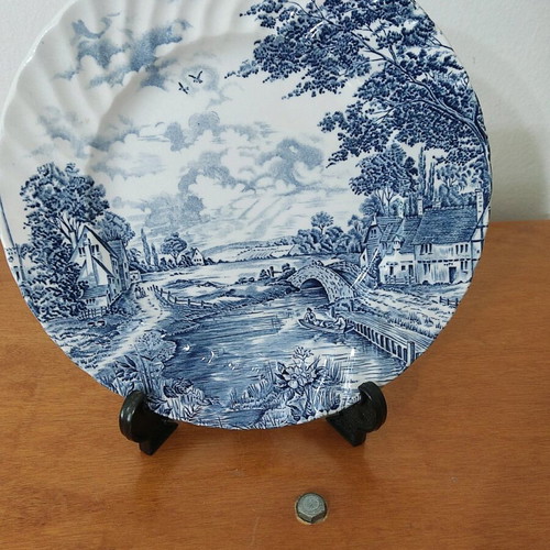 Ridgway Ironstone England porcelain plate like new, decorative