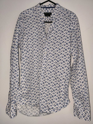 Rusty Nail shirt size S slim fit like new