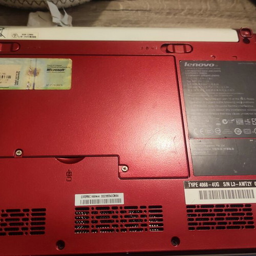 Lenovo S10e laptop used, broken screen, for repair or spare parts, no charger