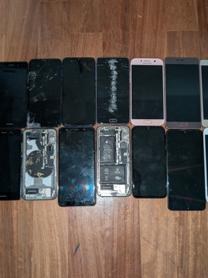 Phone lot 14 devices for parts and repair, unlocked