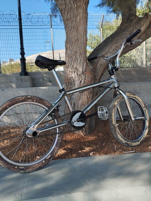 BMX Bulldog bullet 20 inch bike, like new