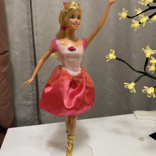 Barbie Genevieve doll from 12 Dancing Princesses by Mattel