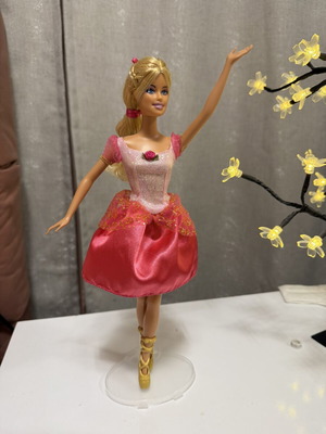 Barbie Genevieve doll from 12 Dancing Princesses by Mattel