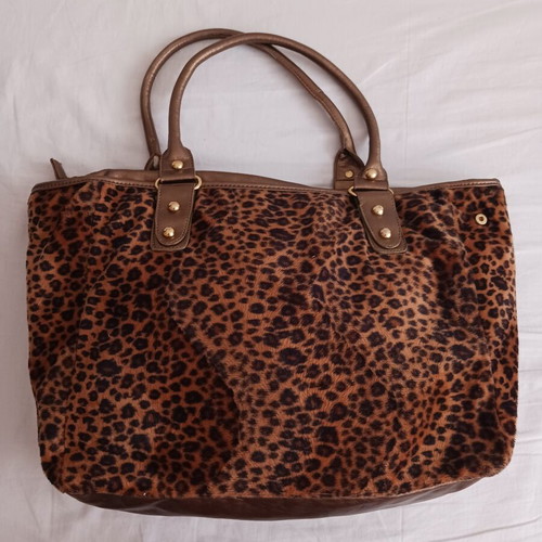 Large shoulder bag like new, brown