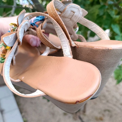 Summer platform sandals used, pastel floral decorations, size 39