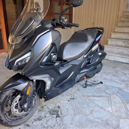 Qj Fort4.0 All Inclusive scooter like new with extras